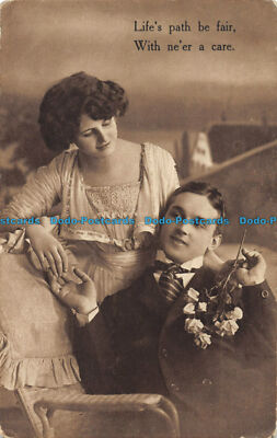 R144550 Life is Path Be Fair. With Never a Care. Frau und Mann
