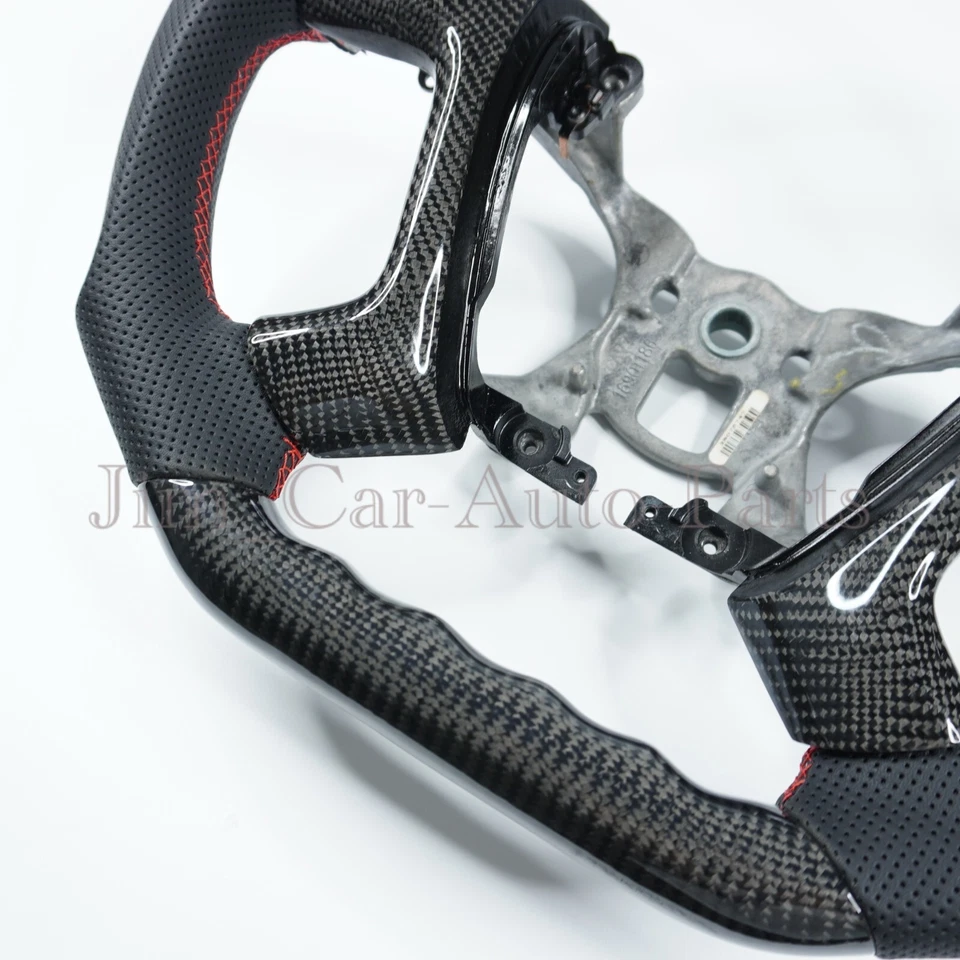 Real carbon fibre steering wheel for Cadillac Escalade - Image 4 of 4