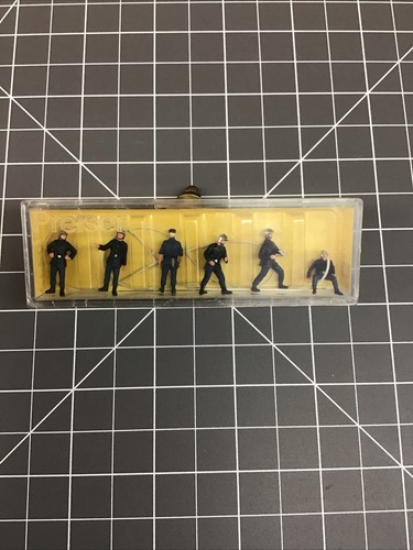 Figuras Preiser escala HO #0232: (6) bomberos alemanes con mangueras nuevas C-6 | Zustand: New