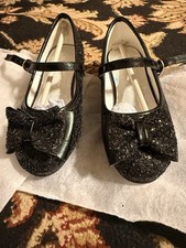 Blck Shiny Heel For Girls