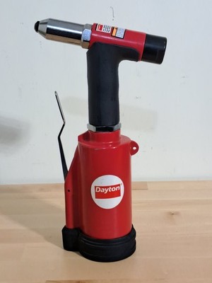 Dayton Pneumatic Blind Riveter 4Z913 With 3/16 Inch Rivet Tip