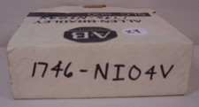 ALLEN BRADLEY SLC 500 1746-NIO4V SER A ANALOG COMPINATION I/O MODULE No.24