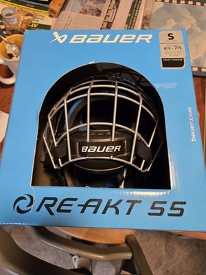 Bauer Re-Akt 65 Hockey Helmet with cage. Size S Size 6 3/4-71/8