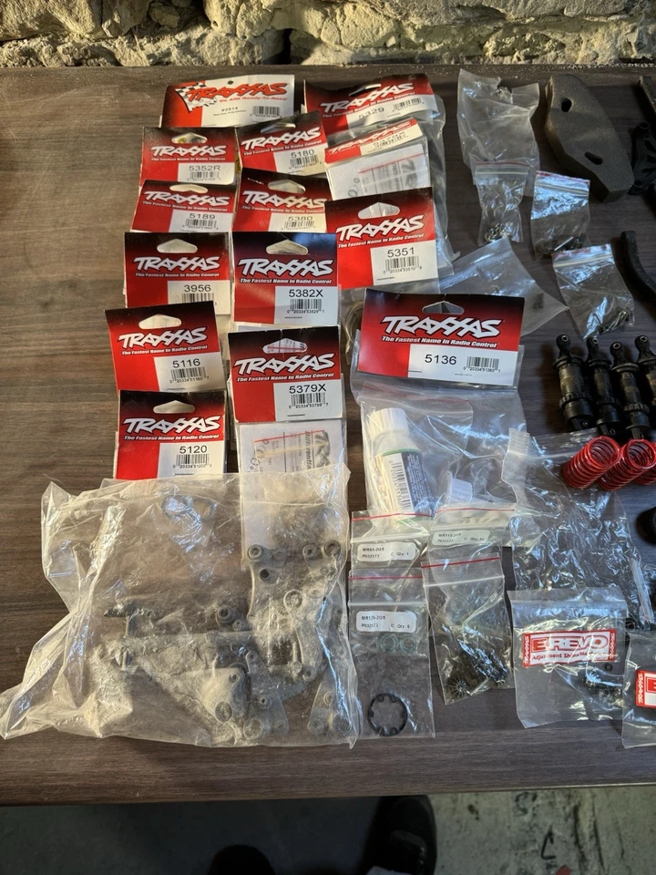 Traxxas E Revo 1/8 Scale Brushless Car Job Lot Loads Of Upgrades & Spare Parts - Image 4 of 4