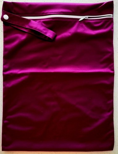 1 x Large Waterproof Kids Wet Bag 30cm x 40cm for Cloth Nappies, Books, Swimmers - Picture 2 of 11
