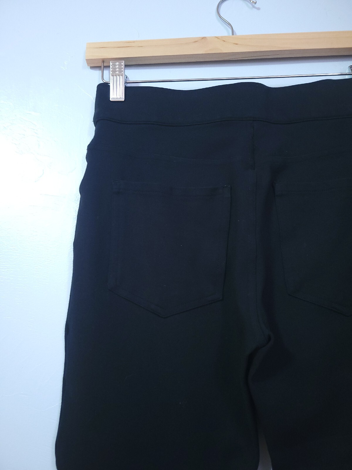 SPANX Ponte Stretch Solid Black Pull On Cropped P… - image 6