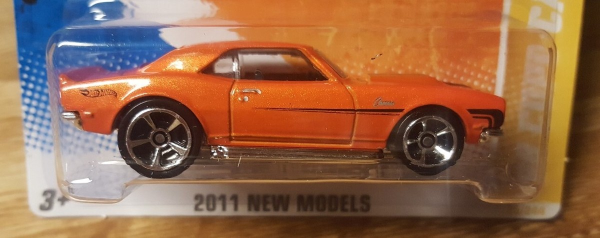 Hot Wheels '68 Copo Camaro Orange & '69 Chevy Camaro Burgundy 1:64