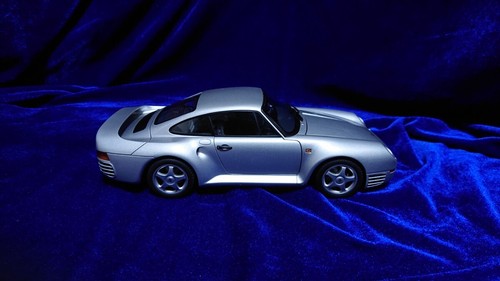 Grouppeb Porsche 1/18 959 78081 Autoart Helmut 962C Bot Silver - Picture 2 of 6