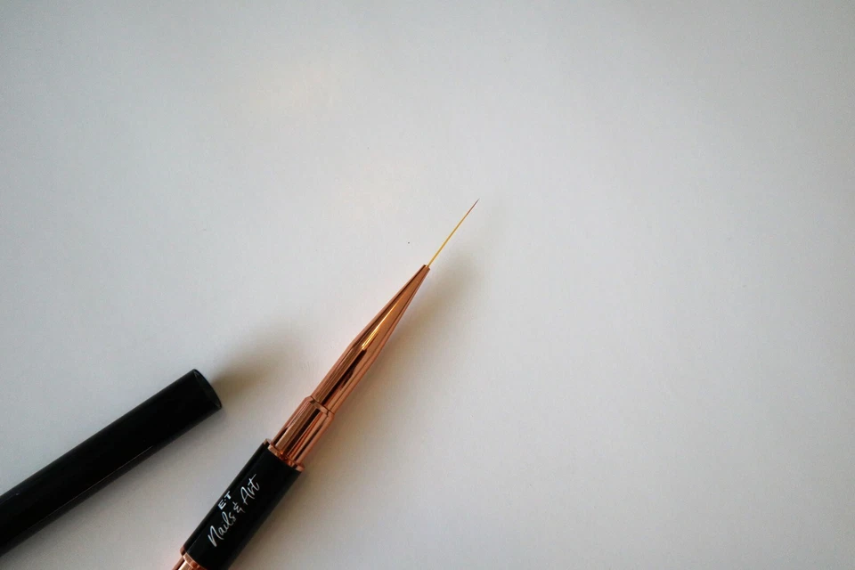 SET 4 HIGH QUALITY BRUSHES OF 2 LINE WORK NAIL ART, GEL, 3D FLOWER BRUSH - Image 4 of 4