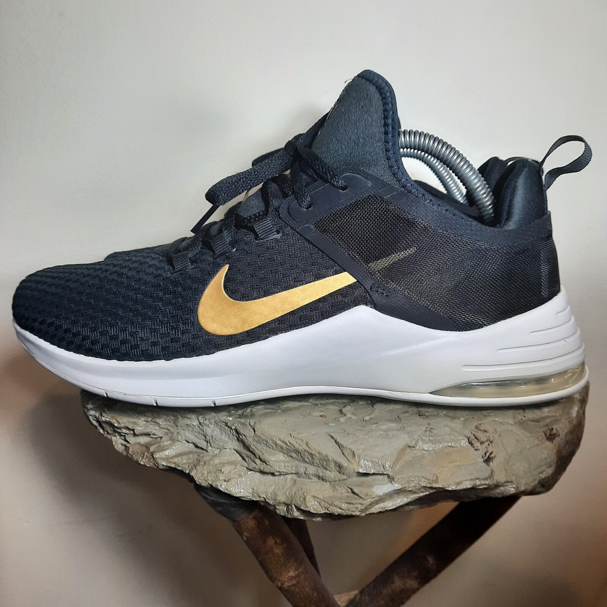 womens air max bella tr 2