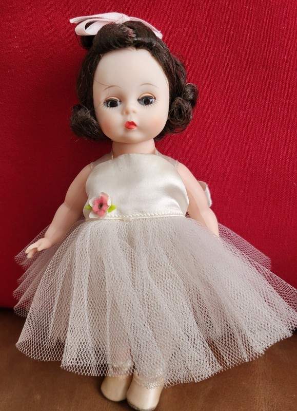 Madame Alexander 8" WENDY LOVES HER BALLET LESSONS