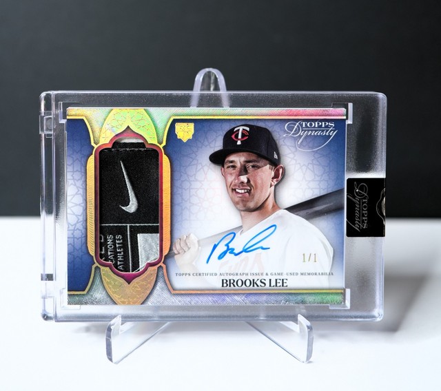 2025 Topps Dynasty Brooks Lee Rookie Patch Auto Laundry Tag 1/1 Twins DAP-BL6