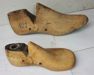 shoe form stretcher