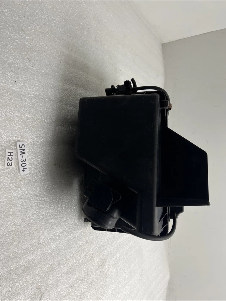 Mazda 6 2006 sedán caja de filtro de aire fabricante original Foto 2 de 4