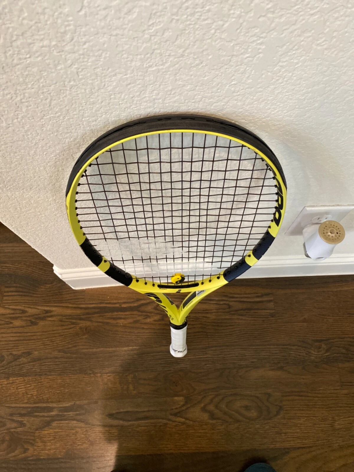 Babolat Tennis Racquet Aeropro Drive 26 Jr 8.8 Oz 4 100 Sq Inch Graphite