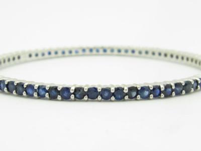 18k Oro Bianco Zaffiro Blu Eternity Bracciale Rigido Tw