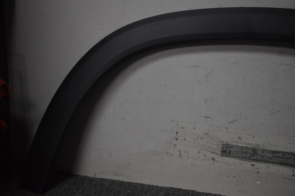 Mercedes Benz GLS450 2020 guardabarros trasero derecho acampanado OEM de fábrica Foto 2 de 4