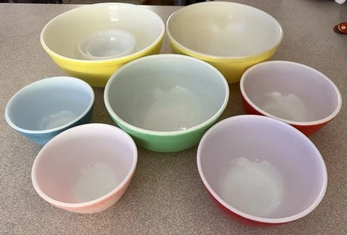Vintage Pyrex Fiesta Mixing Bowls Set