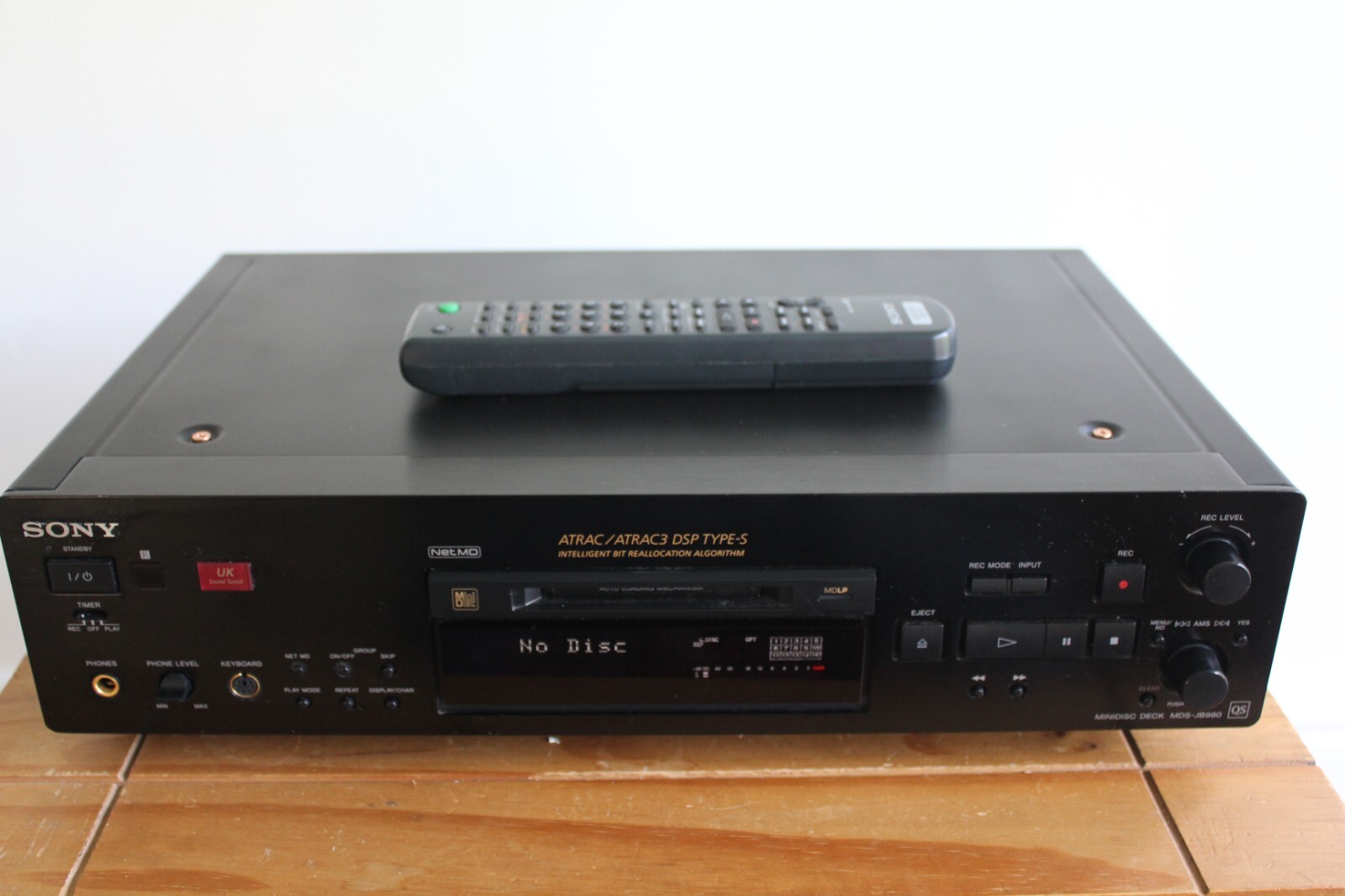 Sony MDSJB980 QS LP TypeS Minidisc Player Net MD deck GWO + Mini Disc