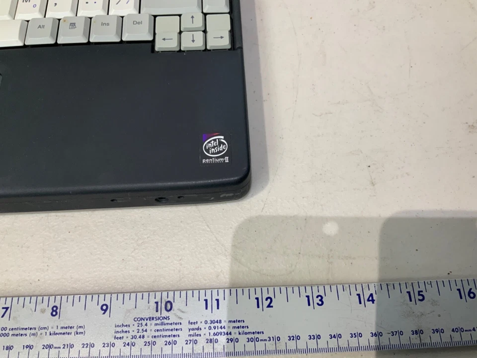 Panasonic Toughbook CF-71 **QUEBRADO APENAS PARA PEÇAS COMO ESTÁ** - Imagem 3 de 4