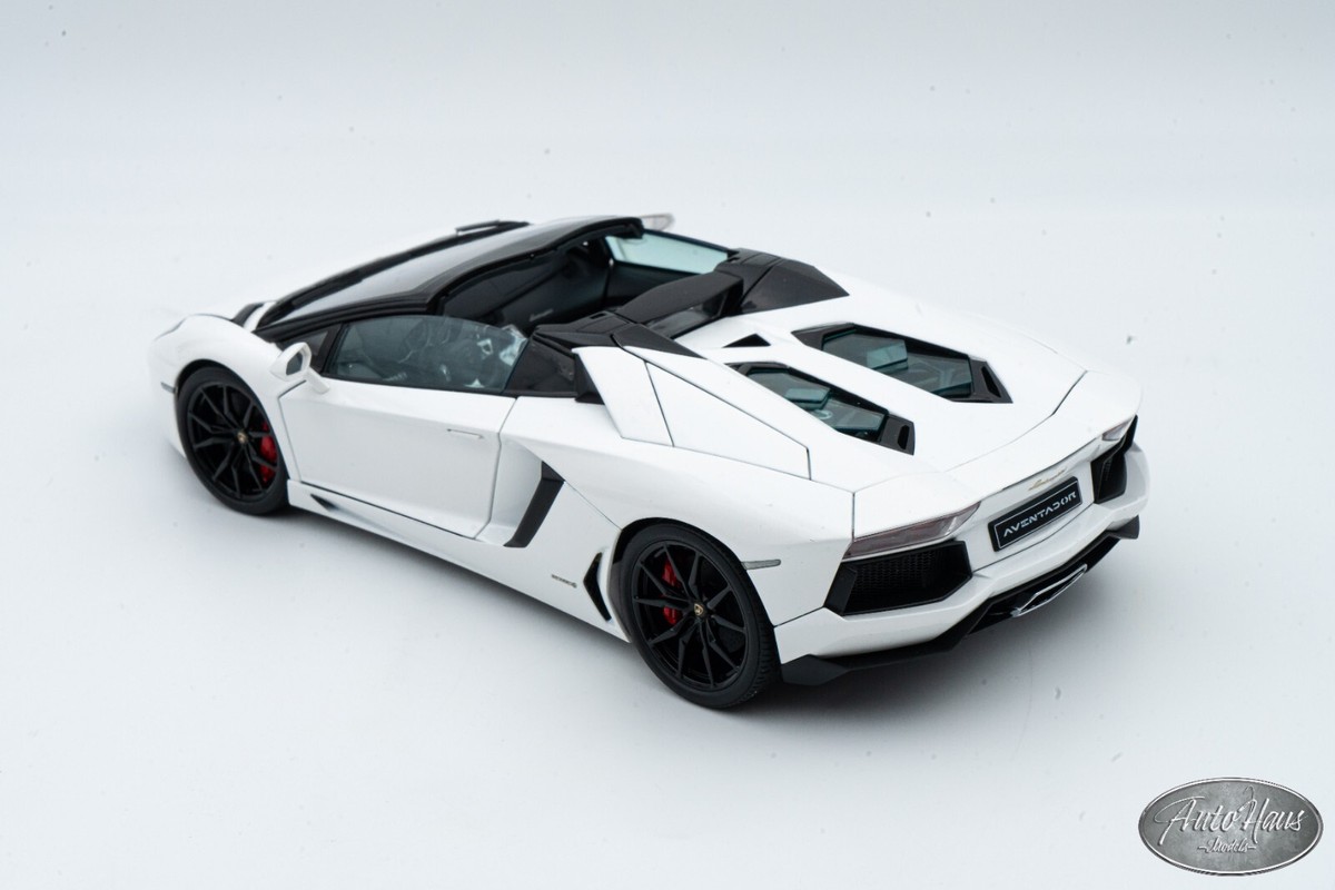 Lamborghini Aventador j ホワイト 1/18 LAMBORGHINI AVENTADOR J ROADSTER WHITE 1/18 DIECAST MODEL