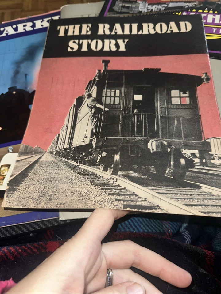 Lot of Magazine Catalogs Union Pacific Marklin Conrail MTH American Short line - Image 3 of 4