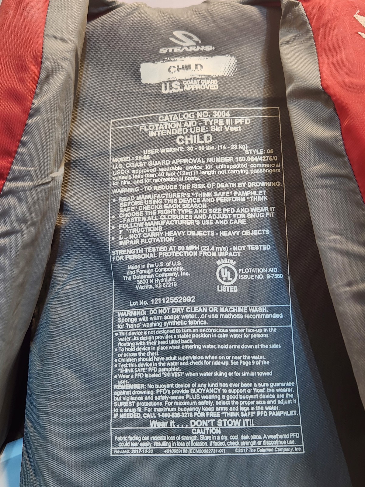 Kids Classic Life Vest, USCG Approved Type III Life Jacket for Kids 30-50 lbs