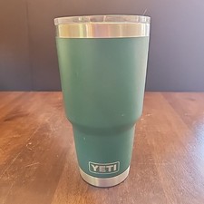 Vaso Yeti Rambler 30oz Selva Negra Taza Verde Con Tapa Deslizante Grabado
