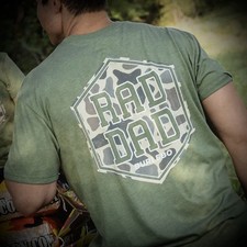 Día del Padre - Camiseta Burlebo Manga Corta "Rad Dad Deer Camo" Brezo Oliva Grande