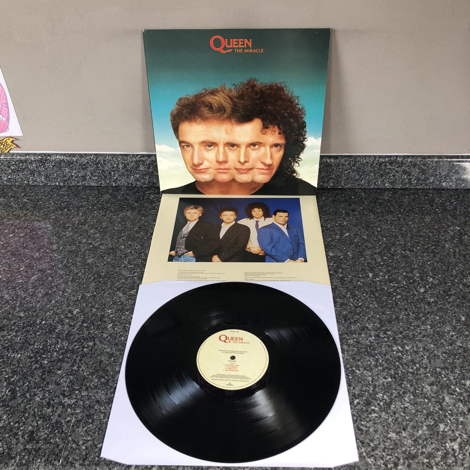 LP VINYL QUEEN ALBUM THE MIRACLE PCSD 1071989 UK 1ST PRESS 1989 NM-/EX