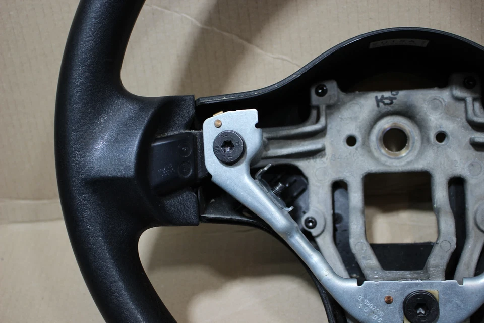 Lenkrad MR977310 / MR955201 / MZ313102 / MZ313104 Mitsubishi Colt Z34A Bj,06 - Bild 2 von 4