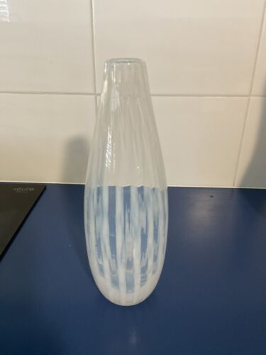Art glass vase White Clear Vintage. - Picture 1 of 5