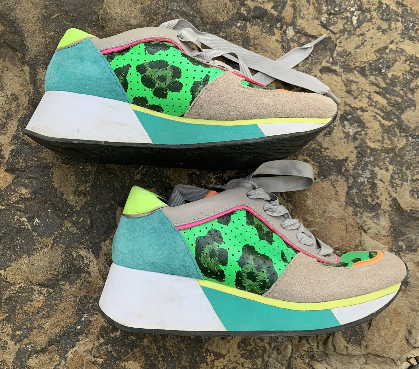 Zapatos deportivos para mujer Donald/Plumer. Raro. Tamaño: 7m