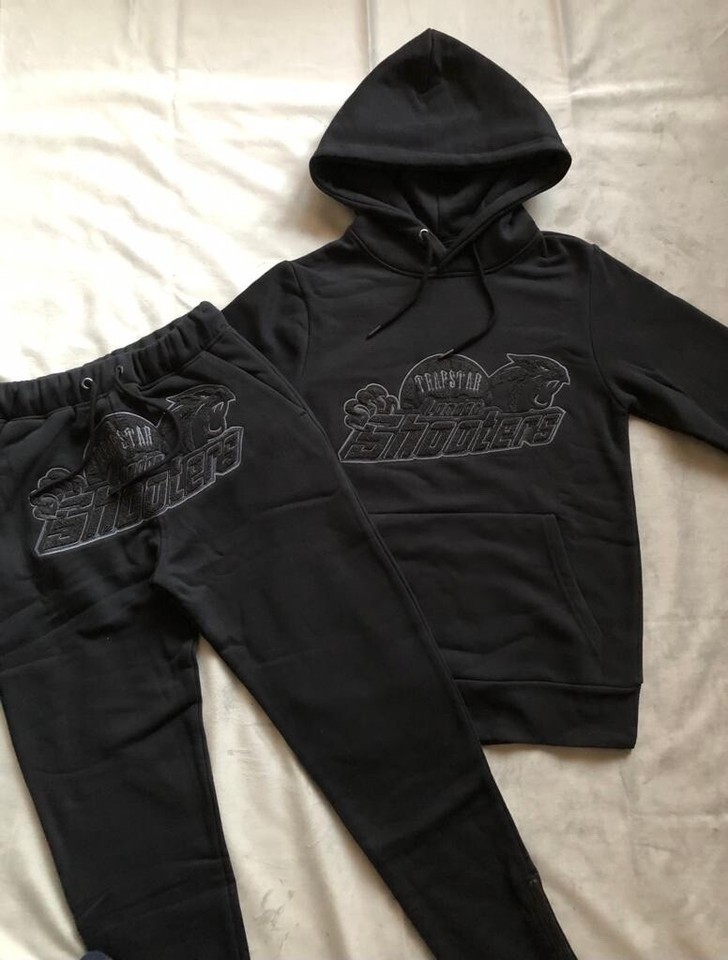 Trapstar Shooters Tracksuit Size Medium Blackout *AUTHENTIC WITH