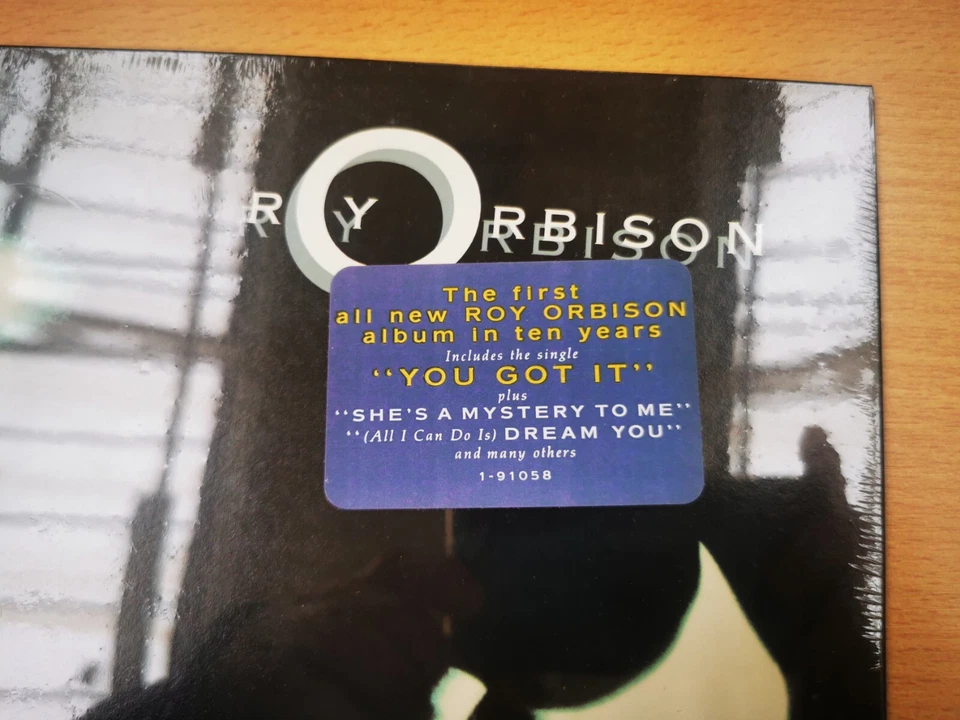 ROY ORBISON LP Mystery Girl 1st US Issue 1989 SEALED in orig cellophane w/ Stkr - Image 4 of 4