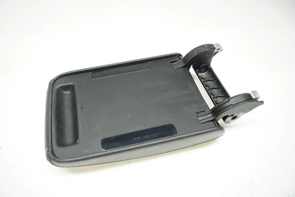 Volkswagen Golf GTI 2011 2012 2013 consola central reposabrazos 1K0864207F Foto 4 de 4