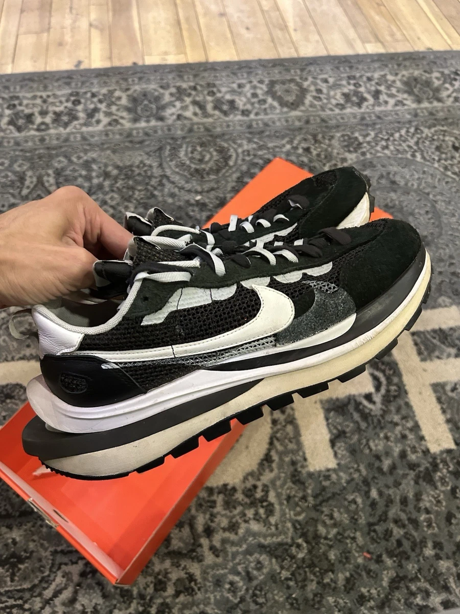 Preços baixos em Nike sacai x VaporWaffle Black White | eBay