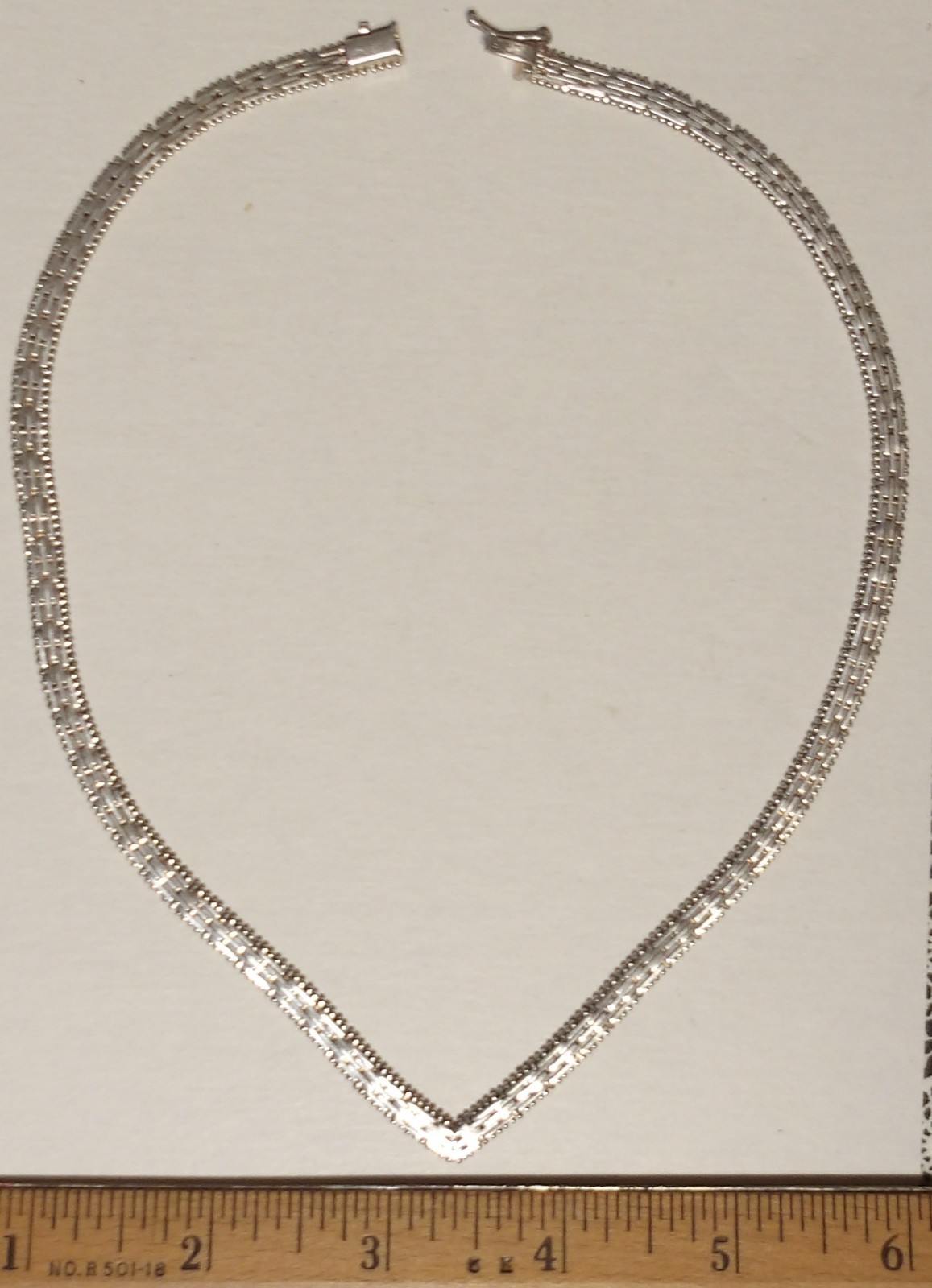 Wearable .925 Sterling Silver Necklace 23.6gm V shaped 17