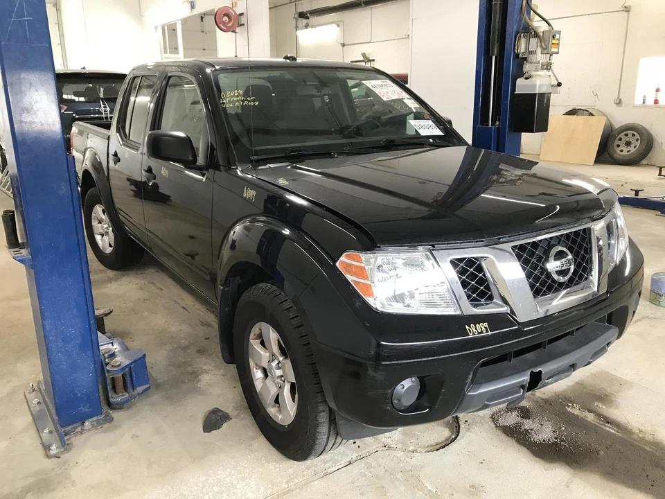 Used Front Left Seat Belt Front fits: 2012 Nissan Frontier bucket driver retract - Image 4 of 4