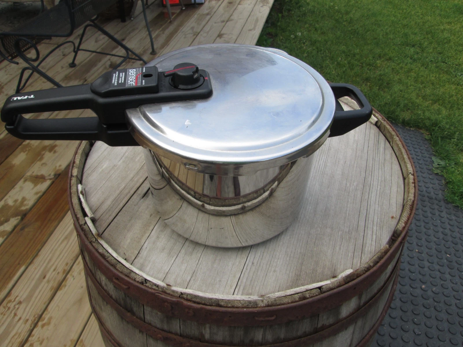 VINTAGE T-FAL SENSOR PRESSURE COOKER 6L MODEL SA SEB 3215 With STEAM BASKET
