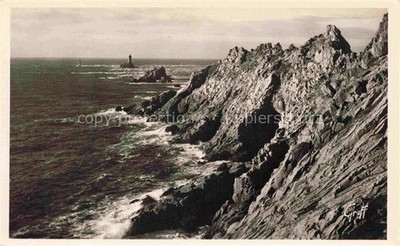 Pointe du Raz 29 QUIMPER Finistere Pointe-du-Raz Felsen Kueste Leuchtturm Atlant