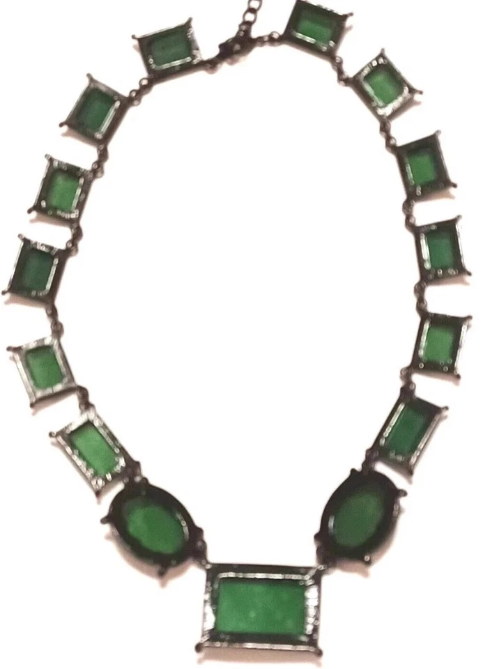  Bold Large Chunky Plastic Necklace Emerald Tone Dark Green Shapes Black Metal  - Изображение 2 из 2