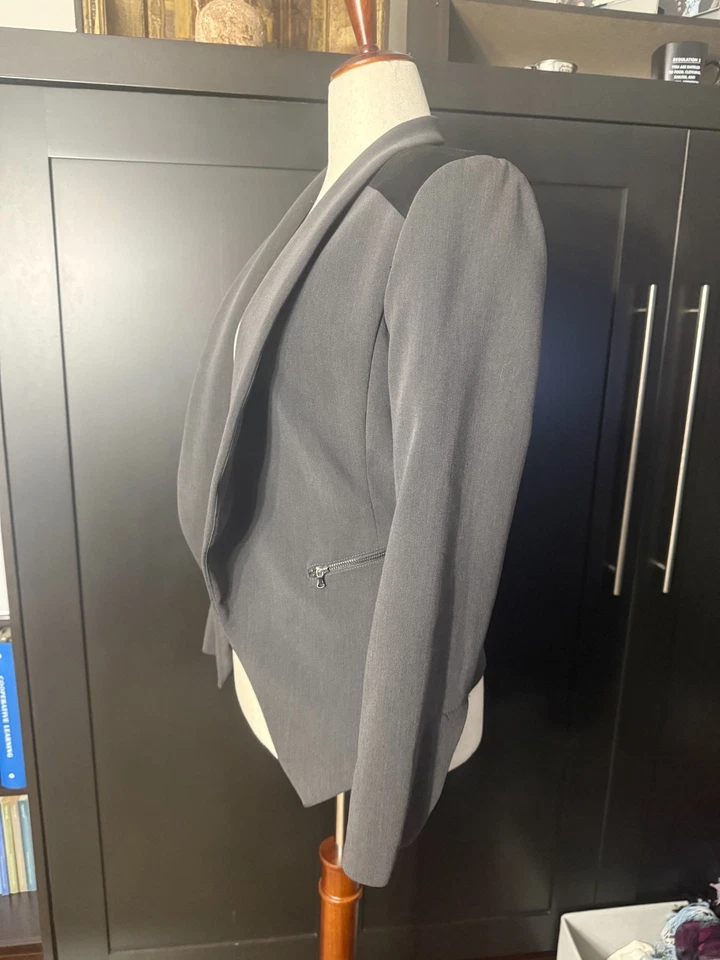 Blazer Noir Ajustado Negro L y Gris Paquete M Malla Contraste y Collar Distintivo Foto 4 de 4