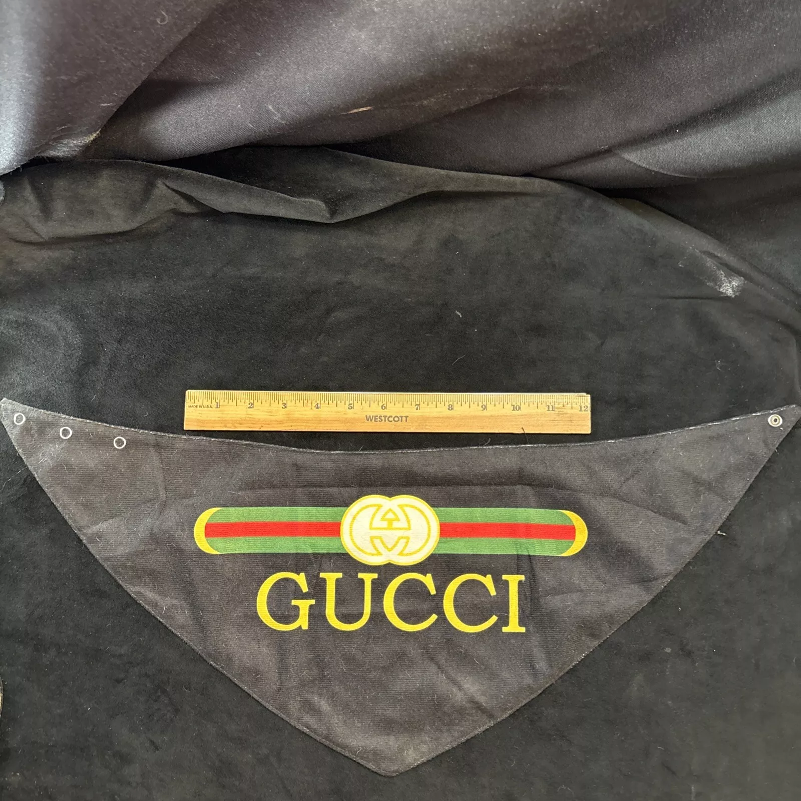GUCCI pièce col tête femme monogramme logo foulard créateur livraison gratuite !