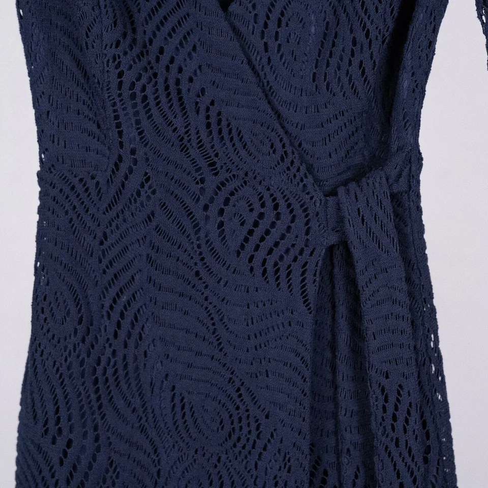 Lilly Pulitzer Tiki Wrap Style Romper Navy Blue Feather Bloom Lace Women's XXS - Image 4 of 4