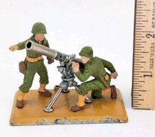 Britains WWII US Army Deetail 75mm Gun Team Tan Base Vintage