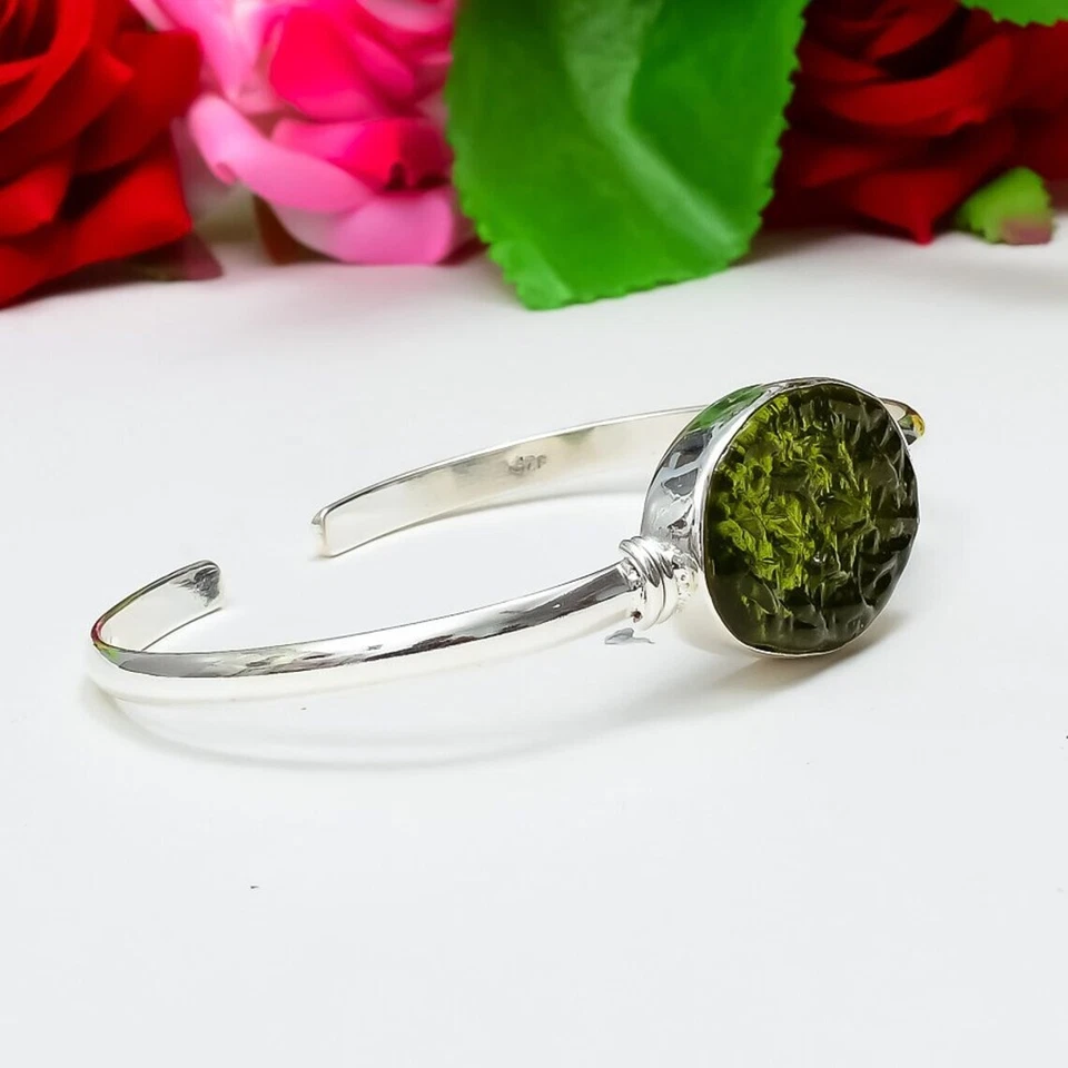 Brazalete brazalete hecho a mano de plata de ley 925 con piedras preciosas de moldavita verde RM-25 Foto 3 de 4