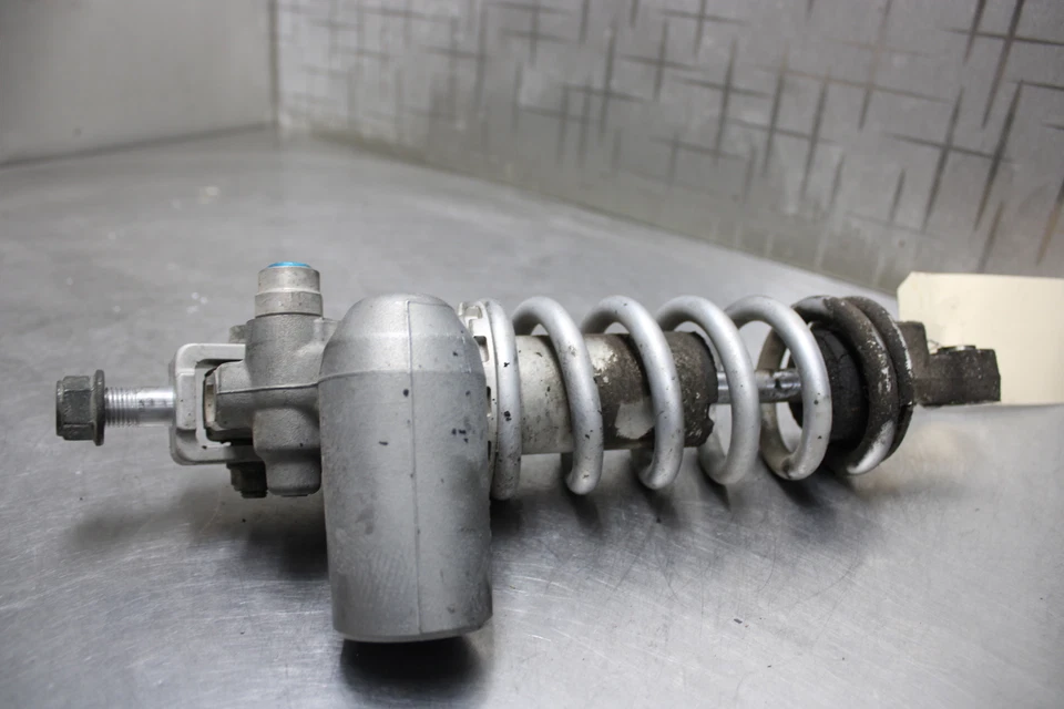 04-06 Yamaha YZF R1 1000 Rear Shock Suspension Foto 4 de 4