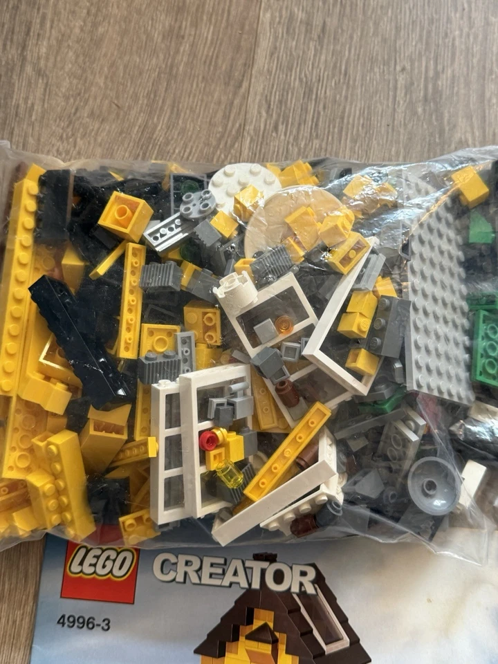 LEGO Creator 4996 Beach House, photo 3 of 4