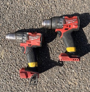2x Milwaukee M18 FUEL Akku Bohrschrauber – defekt – ungeprüft